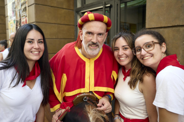 Foto de la despedida de la Comparsa de Gigantes y Cabezudos este 14 de julio de San Fermín 2026.