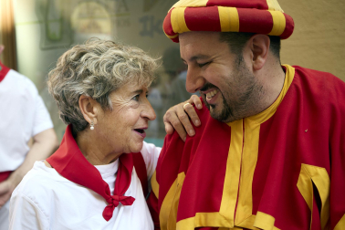 Foto de la despedida de la Comparsa de Gigantes y Cabezudos este 14 de julio de San Fermín 2026.