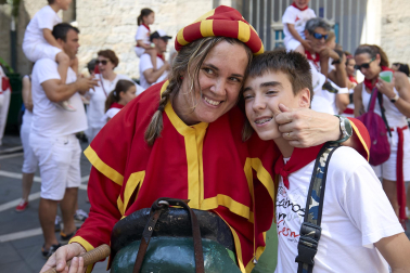 Foto de la despedida de la Comparsa de Gigantes y Cabezudos este 14 de julio de San Fermín 2026.