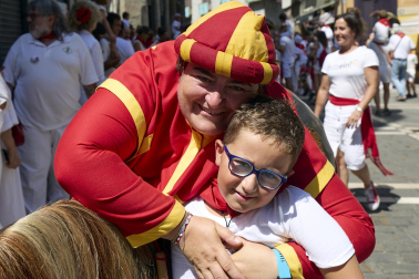 Foto de la despedida de la Comparsa de Gigantes y Cabezudos este 14 de julio de San Fermín 2026.