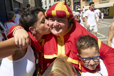 Foto de la despedida de la Comparsa de Gigantes y Cabezudos este 14 de julio de San Fermín 2026.