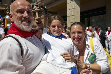 Foto de la despedida de la Comparsa de Gigantes y Cabezudos este 14 de julio de San Fermín 2026.