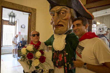 Foto de la despedida de la Comparsa de Gigantes y Cabezudos este 14 de julio de San Fermín 2026.