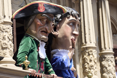 Foto de la despedida de la Comparsa de Gigantes y Cabezudos este 14 de julio de San Fermín 2026.