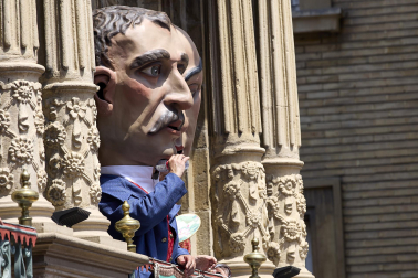Foto de la despedida de la Comparsa de Gigantes y Cabezudos este 14 de julio de San Fermín 2026.