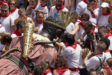 Foto de la despedida de la Comparsa de Gigantes y Cabezudos este 14 de julio de San Fermín 2026.