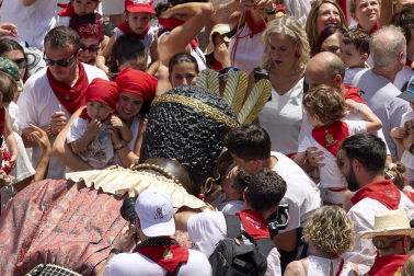 Foto de la despedida de la Comparsa de Gigantes y Cabezudos este 14 de julio de San Fermín 2026.