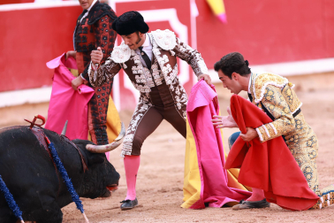 Fotos de la corrida del 14 de julio de la Feria del Toro 2026 con Juan Ortega, Roca Rey y Tomás Rufo
