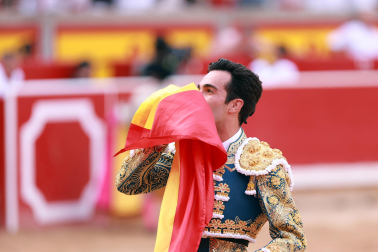 Fotos de la corrida del 14 de julio de la Feria del Toro 2026 con Juan Ortega, Roca Rey y Tomás Rufo