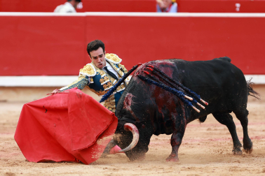 Fotos de la corrida del 14 de julio de la Feria del Toro 2026 con Juan Ortega, Roca Rey y Tomás Rufo