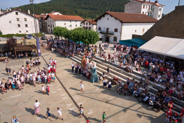 Fotos del cohete del inicio de las fiestas de Irurtzun 2026
