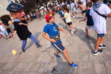 Fotos del cohete del inicio de las fiestas de Irurtzun 2026