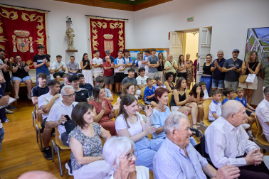 Fotos del homenaje sorpresa de Sangüesa a Adrián Sola