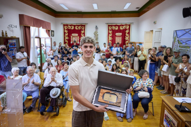 Fotos del homenaje sorpresa de Sangüesa a Adrián Sola