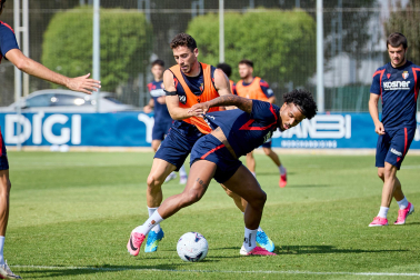 Fotos del entrenamiento de Osasuna de este sábado en Tajonar