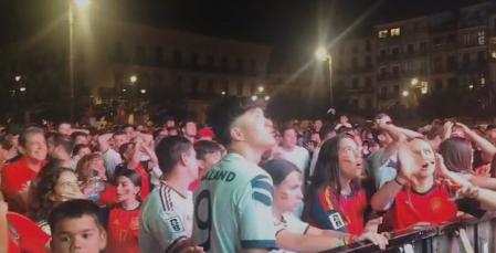 Vídeo: Los aficionados no dan crédito tras anular el gol de Nico Williams: "Tongo, tongo"