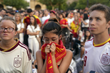 Fotos de la plaza del Castillo de Pamplona durante la final del Mundial 2026 y la celebración posterior