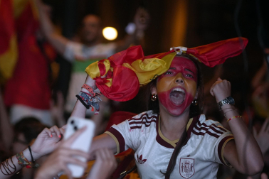Fotos de la plaza del Castillo de Pamplona durante la final del Mundial 2026 y la celebración posterior