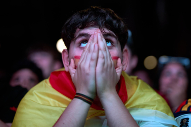 Fotos de la plaza del Castillo de Pamplona durante la final del Mundial 2026 y la celebración posterior