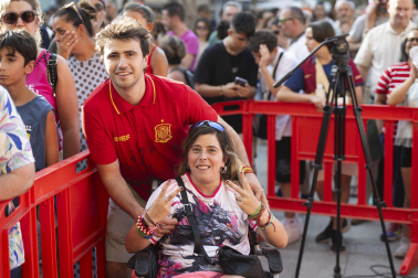 Fotos del recibimiento a Mikel Merino y Javier López Vallejo en el Palacio de Navarra
