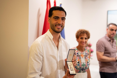 Fotos del recibimiento a Mikel Merino y Javier López Vallejo en el Palacio de Navarra