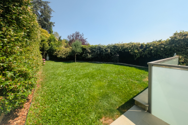 Exclusiva vivienda adosada con jardín en Beloso Alto