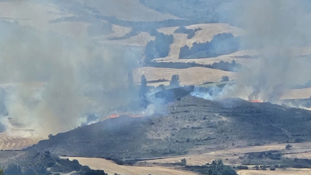 Vídeo del incendio declarado en Estenoz (valle de Guesálaz)
