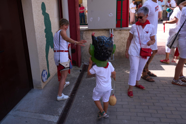 La Asociación Liédena se encargó de lanzar el chupinazo en el inicio de las fiestas 2026 en la localidad de la merindad de Sangüesa