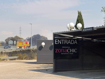 Fotos del incendio en un pinar junto a la autopista A-68 que obligó a desalojar el hotel Villa Castejón