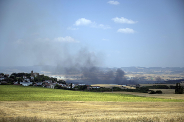 Fotos del incendio entre Salinas de Pamplona y Esquíroz