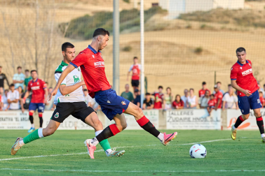 Fotos del amistoso entre Osasuna y Racing en Mendigorria