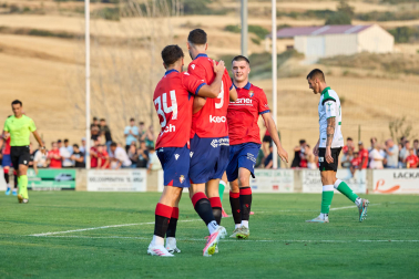 Fotos del amistoso entre Osasuna y Racing en Mendigorria