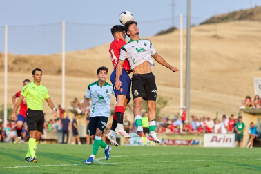 Fotos del amistoso entre Osasuna y Racing en Mendigorria