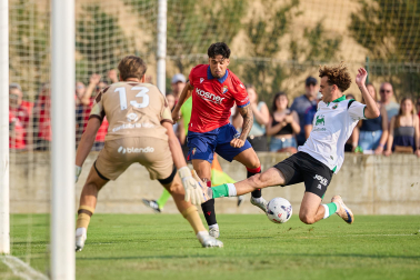 Fotos del amistoso entre Osasuna y Racing en Mendigorria