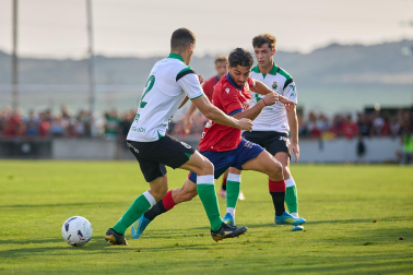 Fotos del amistoso entre Osasuna y Racing en Mendigorria
