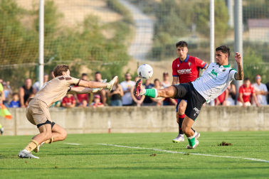 Fotos del amistoso entre Osasuna y Racing en Mendigorria