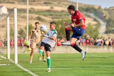 Fotos del amistoso entre Osasuna y Racing en Mendigorria