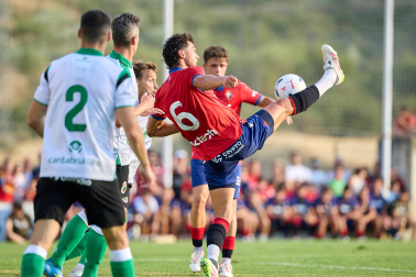 Fotos del amistoso entre Osasuna y Racing en Mendigorria