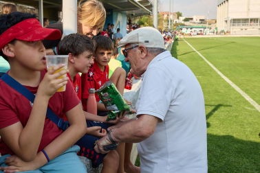Fotos del amistoso entre Osasuna y Racing en Mendigorria