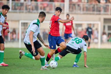 Fotos del amistoso entre Osasuna y Racing en Mendigorria