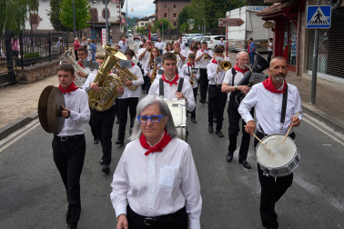 Misa mayor, comparse y celebraciones en la calle en el día grande de las fiestas 2026 de Elizondo