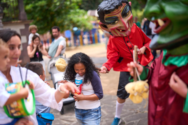 Misa mayor, comparse y celebraciones en la calle en el día grande de las fiestas 2026 de Elizondo