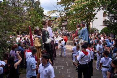 Misa mayor, comparse y celebraciones en la calle en el día grande de las fiestas 2026 de Elizondo