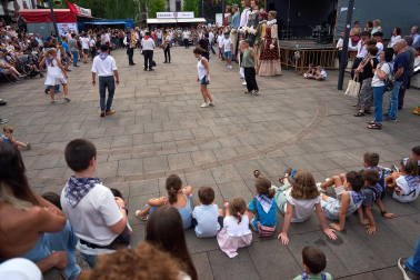 Misa mayor, comparse y celebraciones en la calle en el día grande de las fiestas 2026 de Elizondo