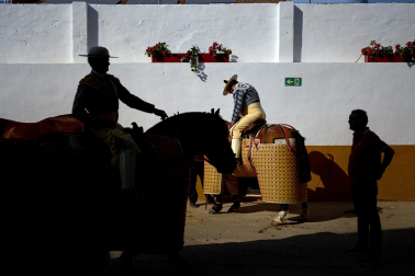 Los diestros Andrés García, Miguel Serrano e Ignacio Candelas se enfrentaron a los novillos de la ganadería Marcos Núñez para