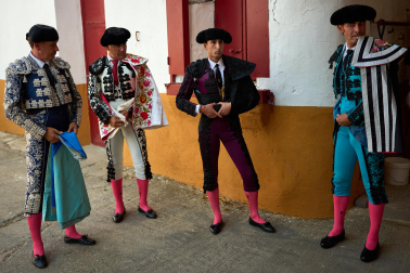 Los diestros Andrés García, Miguel Serrano e Ignacio Candelas se enfrentaron a los novillos de la ganadería Marcos Núñez para