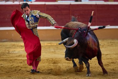 Los diestros Andrés García, Miguel Serrano e Ignacio Candelas se enfrentaron a los novillos de la ganadería Marcos Núñez para
