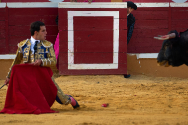 Los diestros Andrés García, Miguel Serrano e Ignacio Candelas se enfrentaron a los novillos de la ganadería Marcos Núñez para