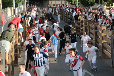 Fotos del tercer encierro de fiestas de Tudela 2026