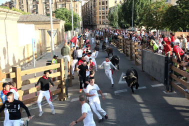 Fotos del tercer encierro de fiestas de Tudela 2026